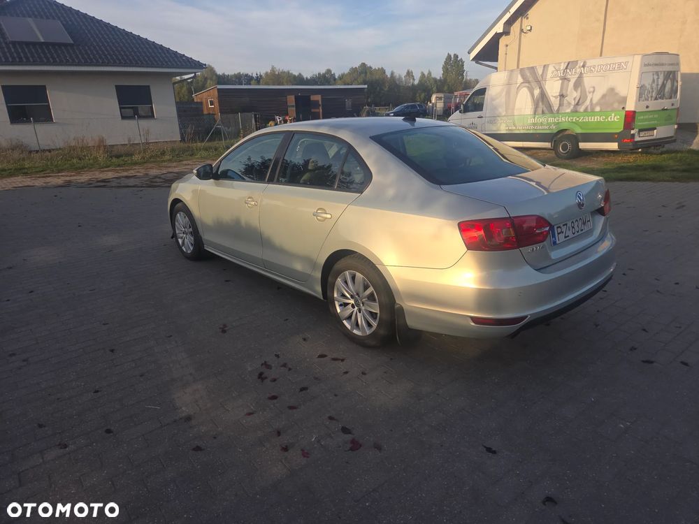 Volkswagen Jetta 1.6 TDI BMT Trendline - 3