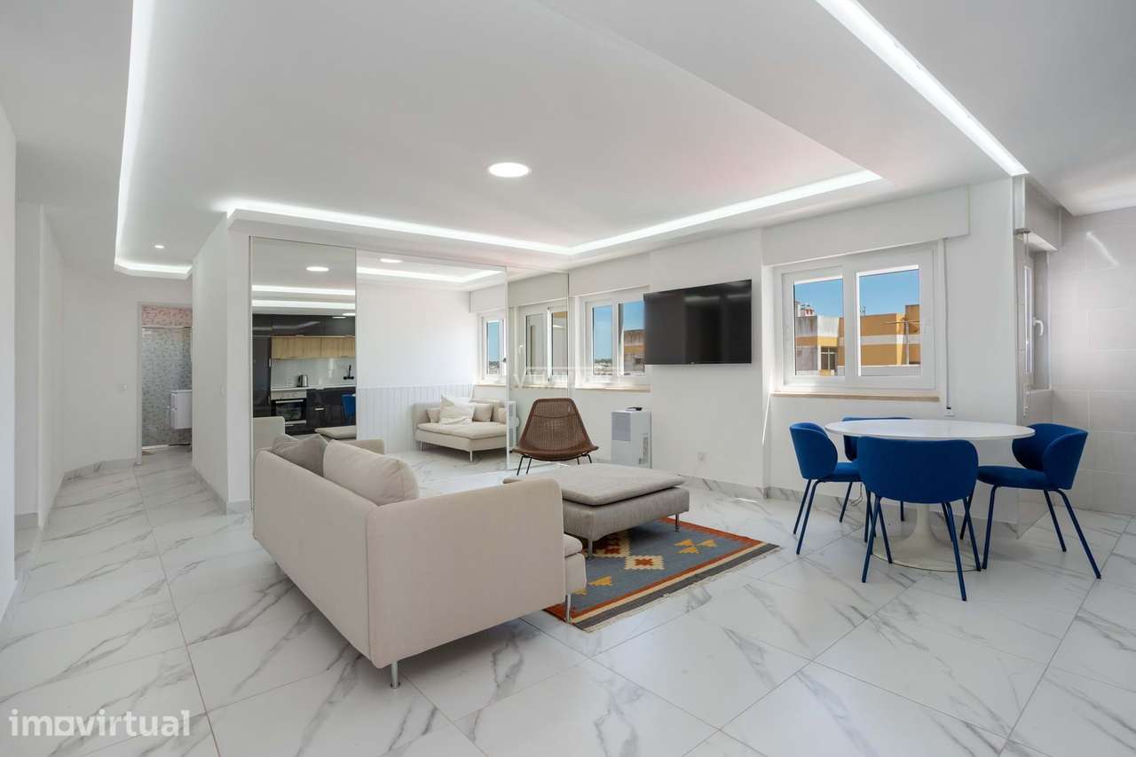 Apartamento T2 Totalmente Remodelado com Vista para o Rio e Mar situad - Grande imagem: 3/29