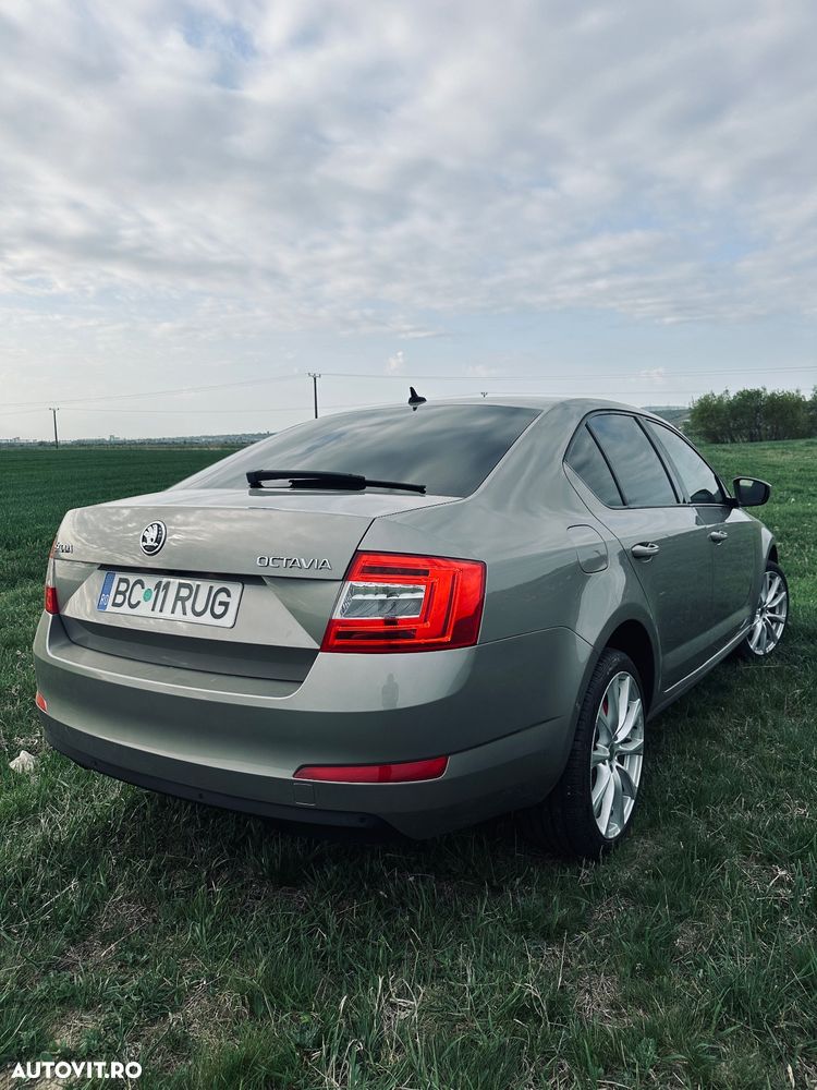 Skoda Octavia ver-2-0-tdi-elegance - 3