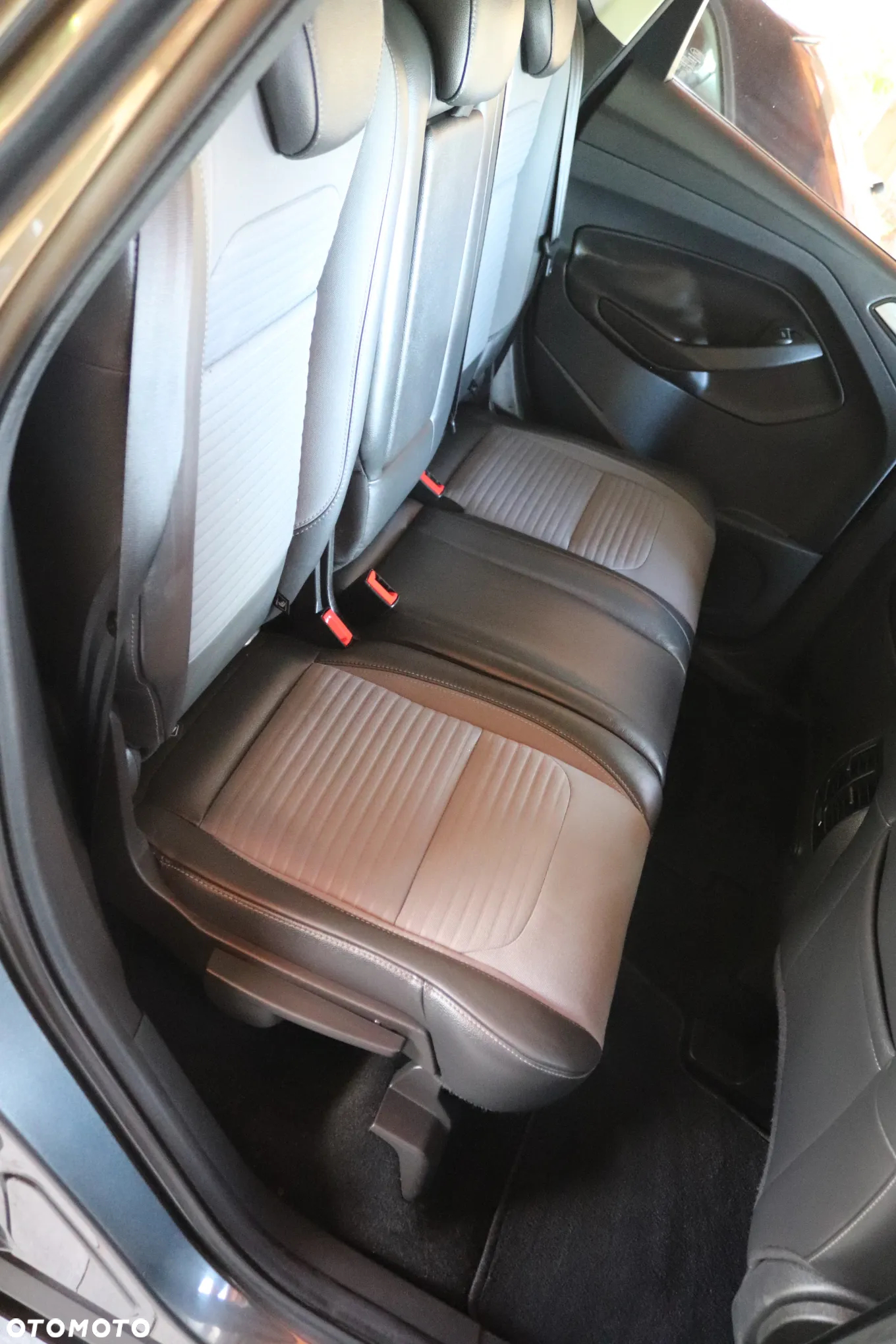 Ford Kuga 2.0 TDCi 2x4 Business Edition - 30