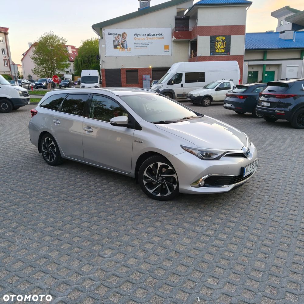 Toyota Auris Hybrid 135 Prestige - 33
