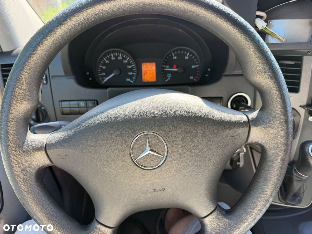 Mercedes-Benz Sprinter - 5