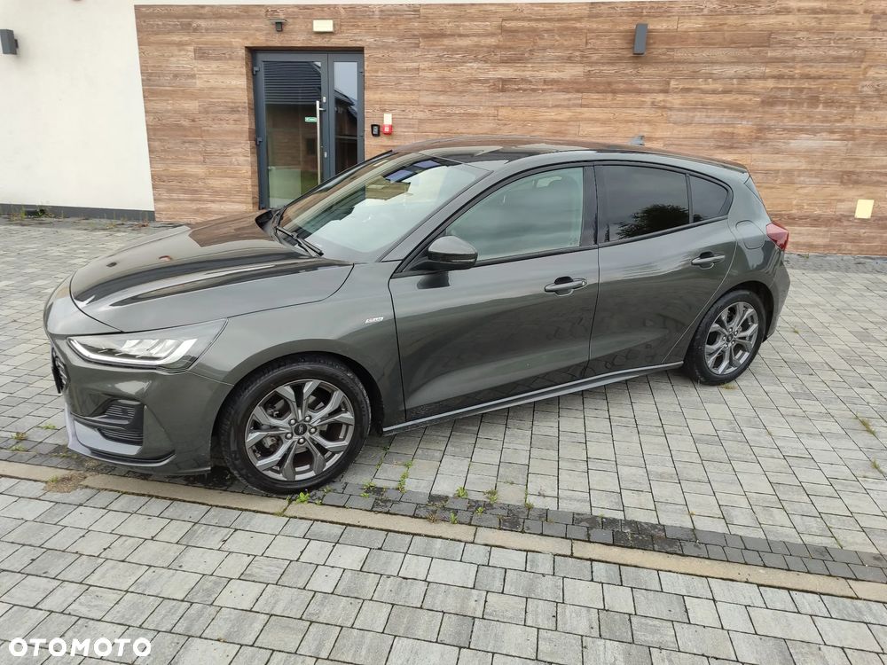Ford Focus 1.0 EcoBoost Hybrid ST-LINE - 32