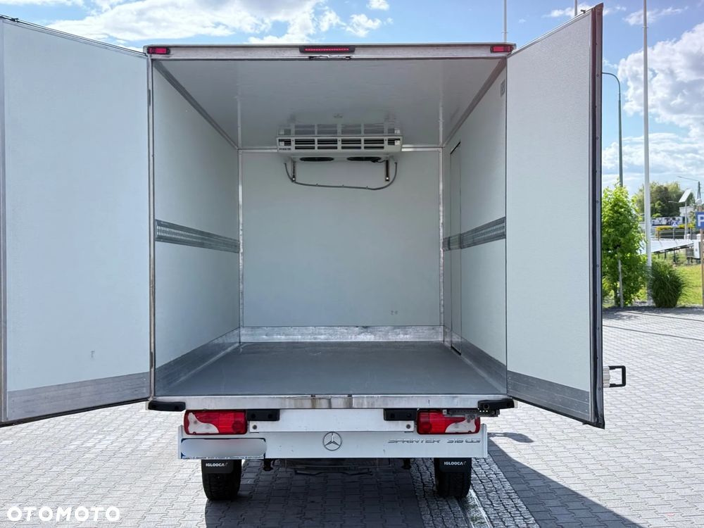 Mercedes-Benz Sprinter 316 CDI Kontener 8ep Chłodnia Mroźnia Funkcja Grzania Złącze 380V SALON PL - 6
