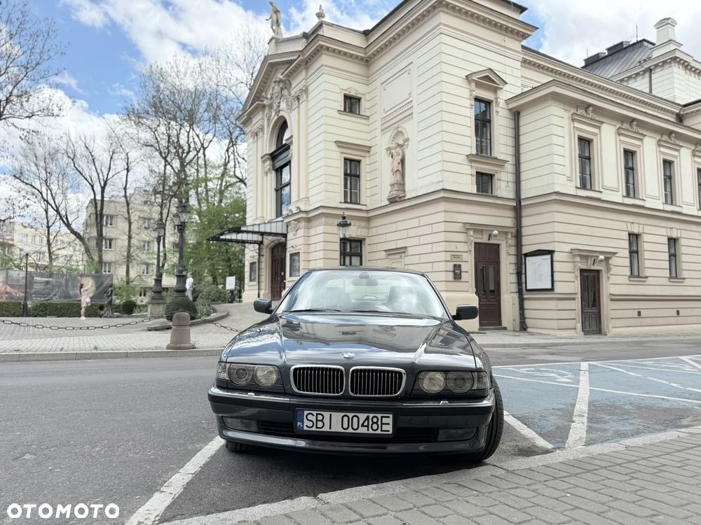 BMW Seria 7 740i - 2