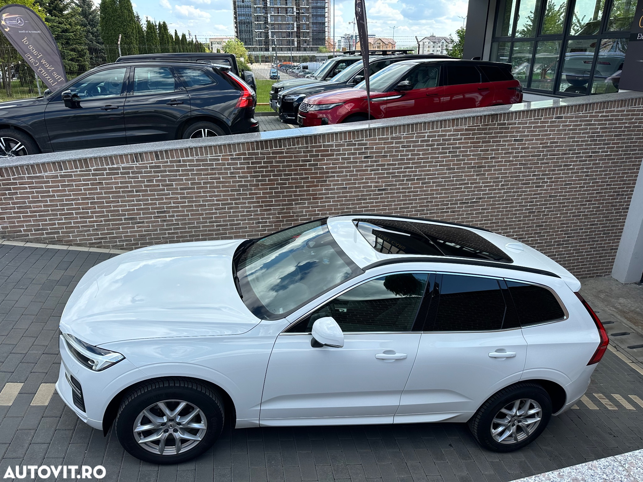Volvo XC 60 B4 MHEV AT8 FWD Momentum Pro - 8