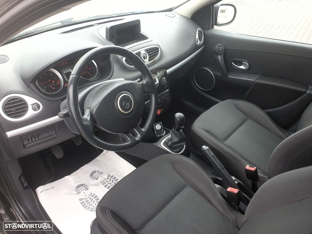 Renault Clio 1.5 dCi Dynamique S - 9