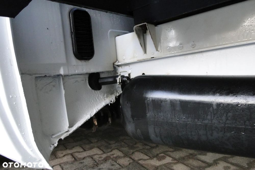 Mercedes-Benz Sprinter 411 - 25