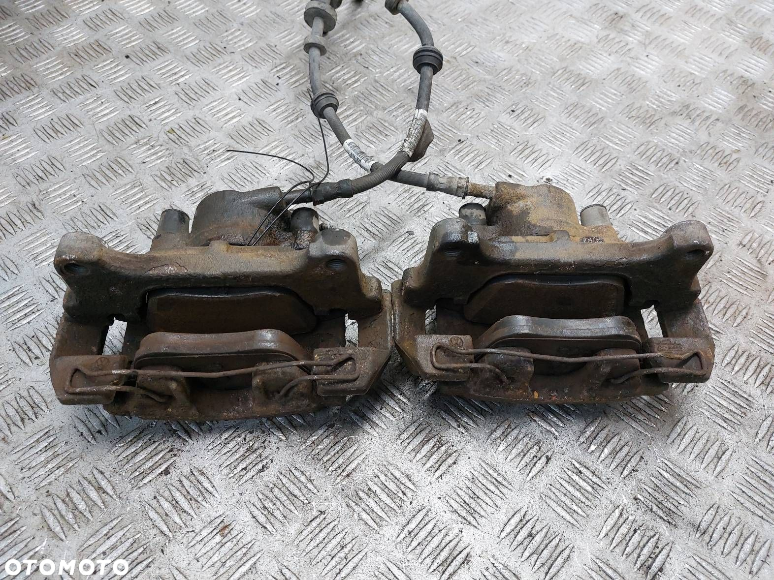 ZACISK HAMULCOWY LEWY PRZÓD + PRAWY PRZÓD AUDI A4 B8 2.0 TDI - 5