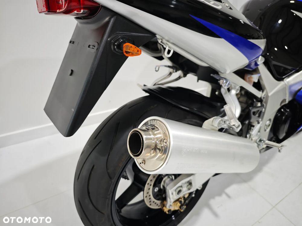 Suzuki GSX-R - 13