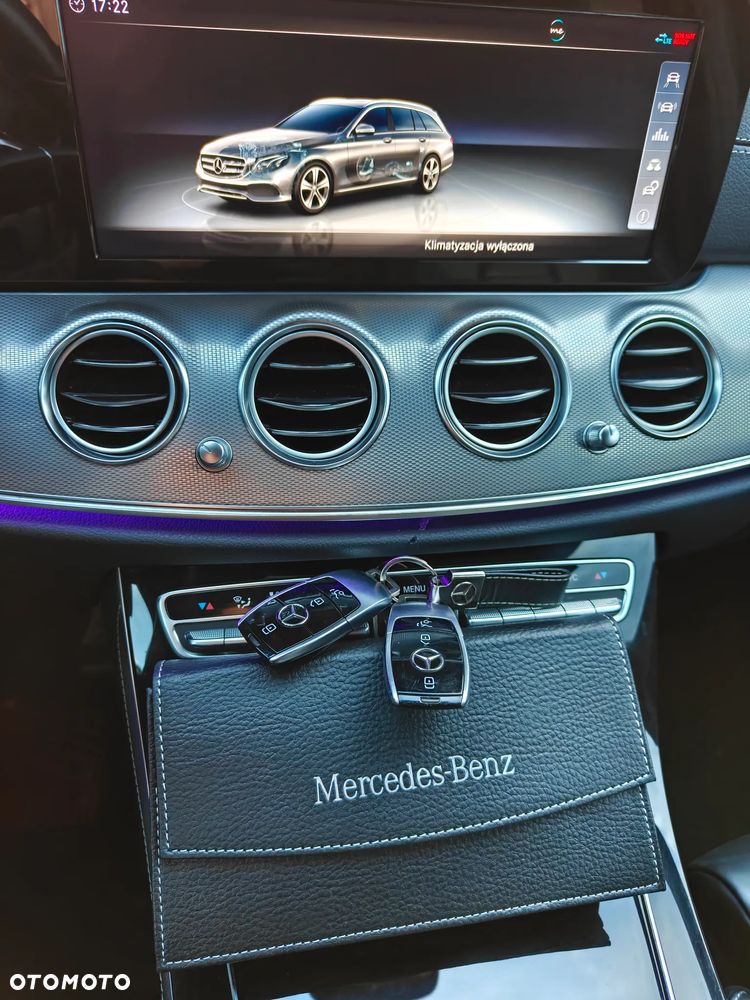 Mercedes-Benz Klasa E 220 d 4Matic 9G-TRONIC AMG Line - 27