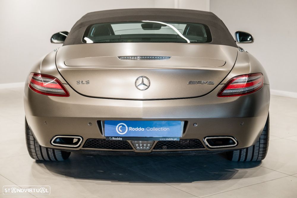 Mercedes-Benz SLS 63 AMG Roadster - 8