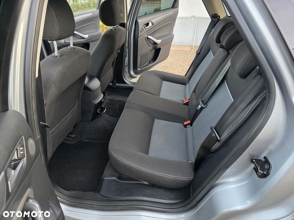 Ford Mondeo 2.0 TDCi Ambiente - 23