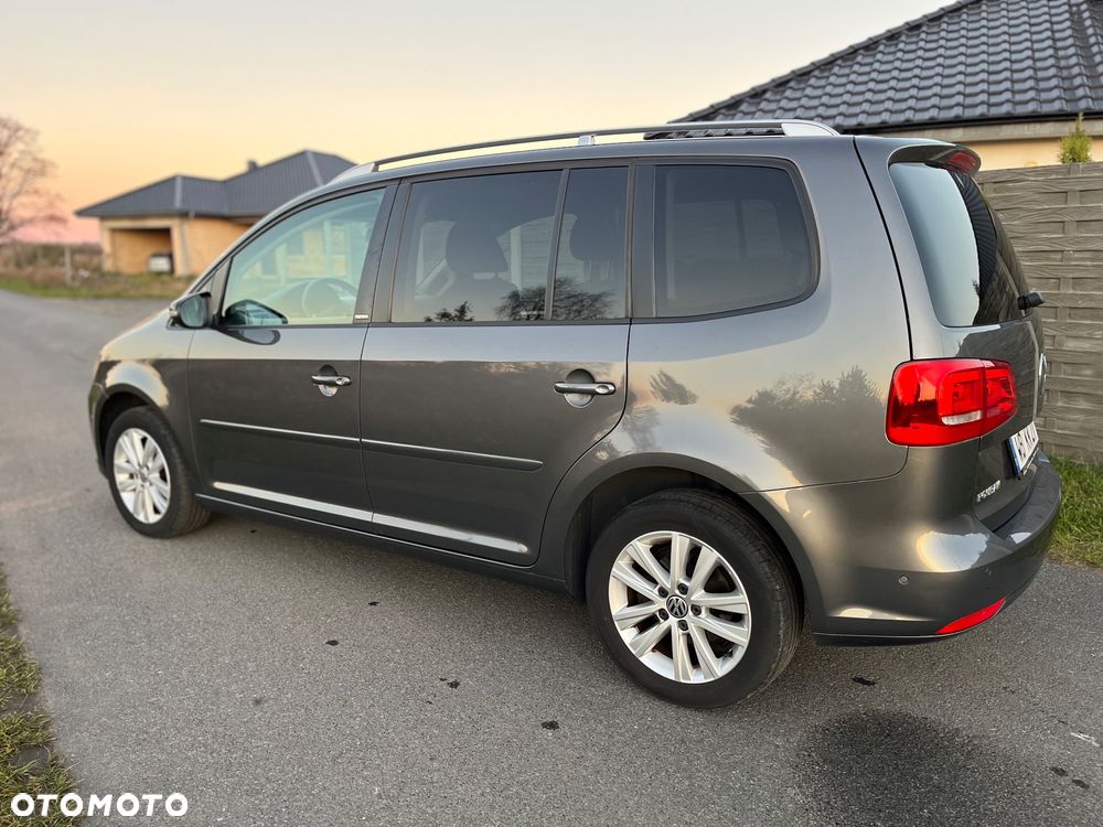 Volkswagen Touran 2.0 TDI DPF BlueMotion Technology DSG STYLE - 9