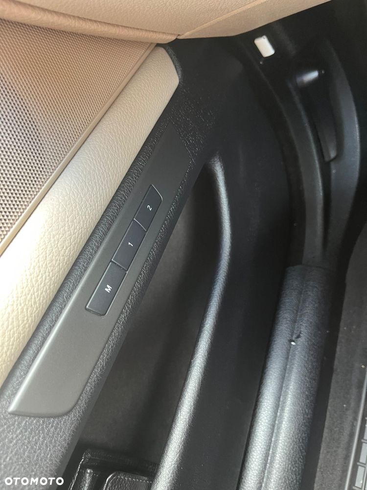 BMW Seria 5 525d - 21