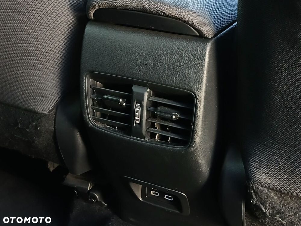 Toyota Corolla Cross 2.0 Hybrid Comfort - 31