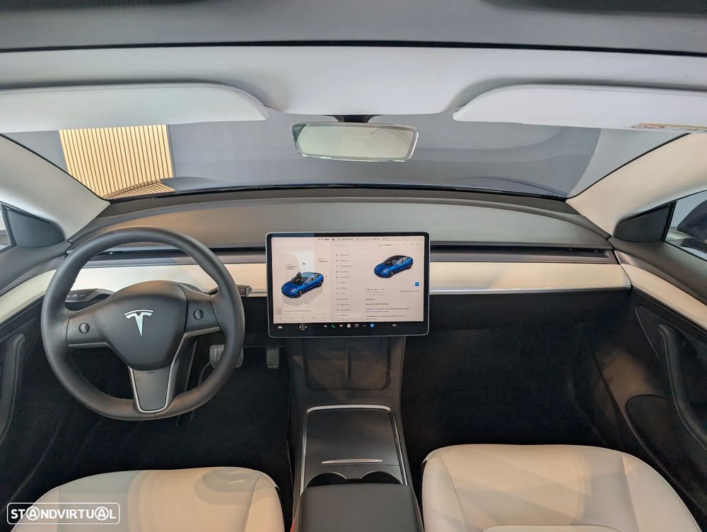 Tesla Model 3 - 10