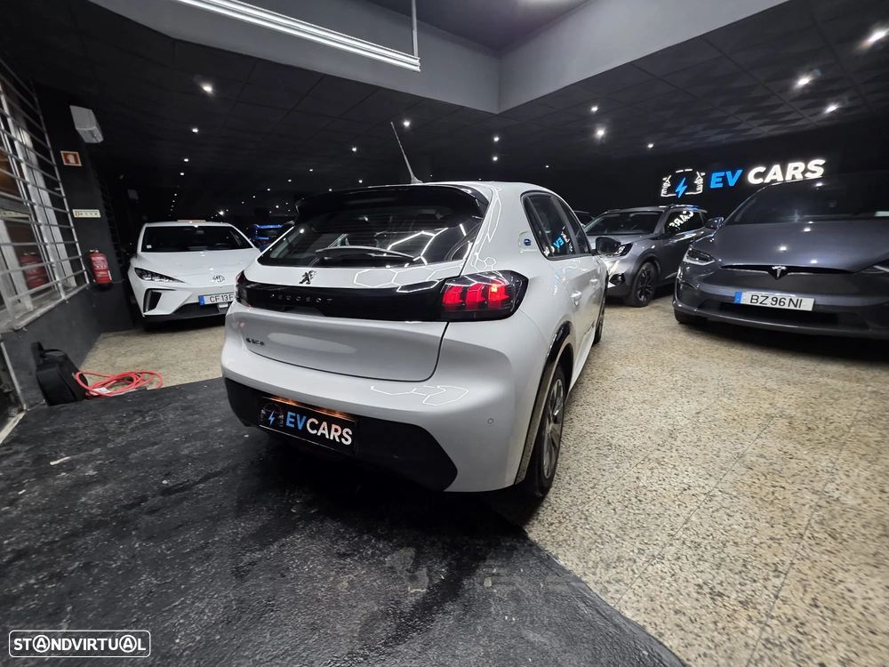 Peugeot e-208 Allure Pack - 33