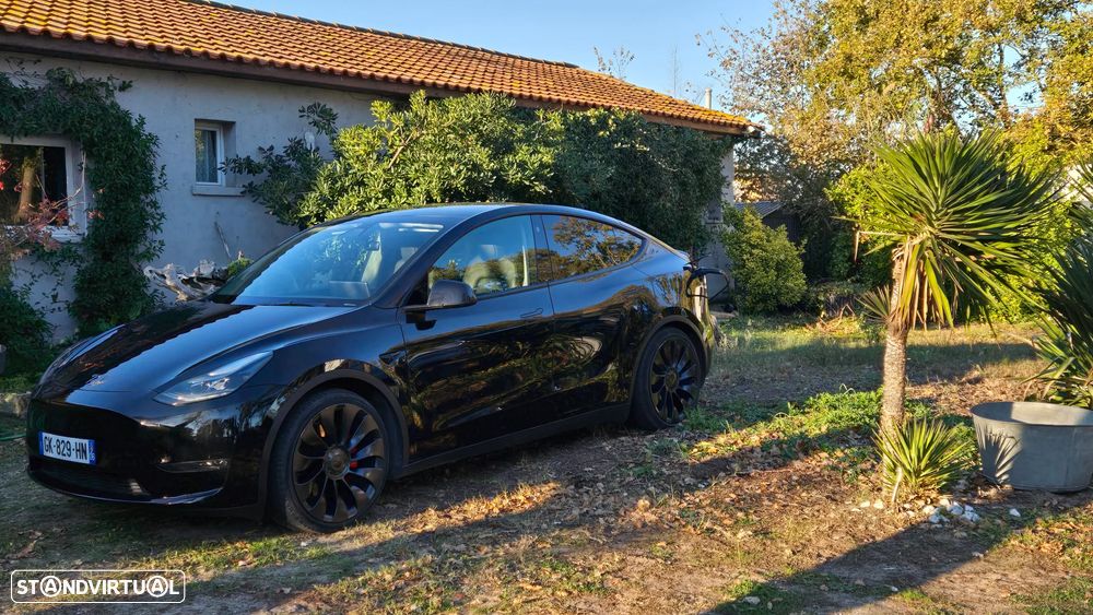 Tesla Model Y Performance Tração Integral — fotografia 12
