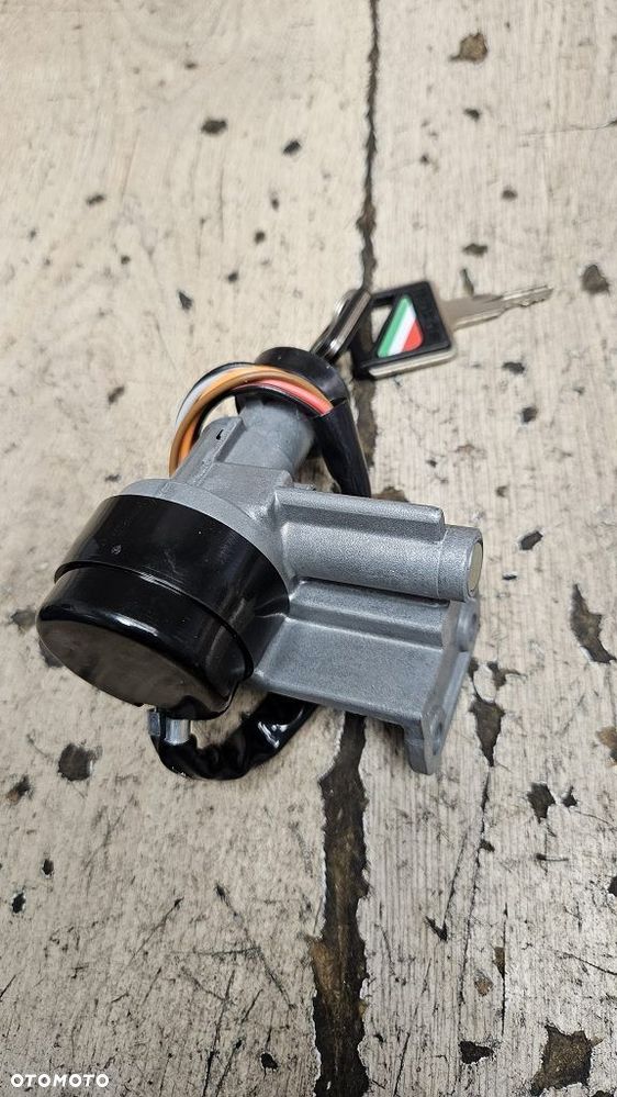 Stacyjka Suzuki CS80 Gemma (1983-1984)  37100-01460 - 9