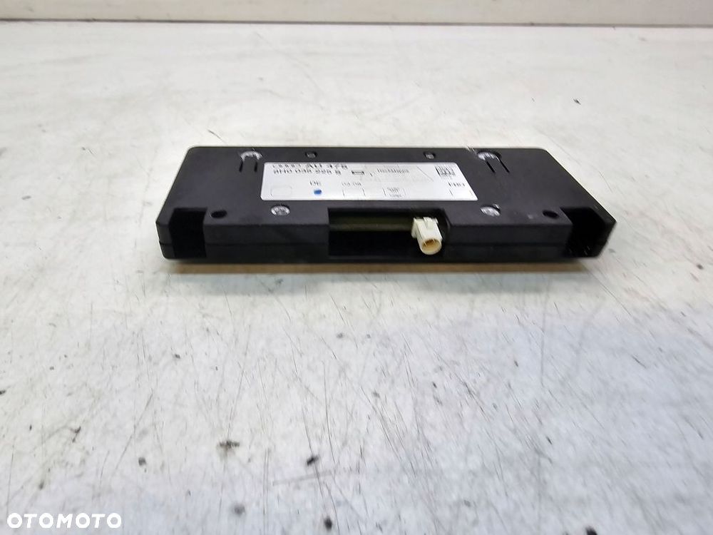 WZMACNIACZ ANTENOWY AUDI A4 B6 CABRIO 8H0035225S - 2