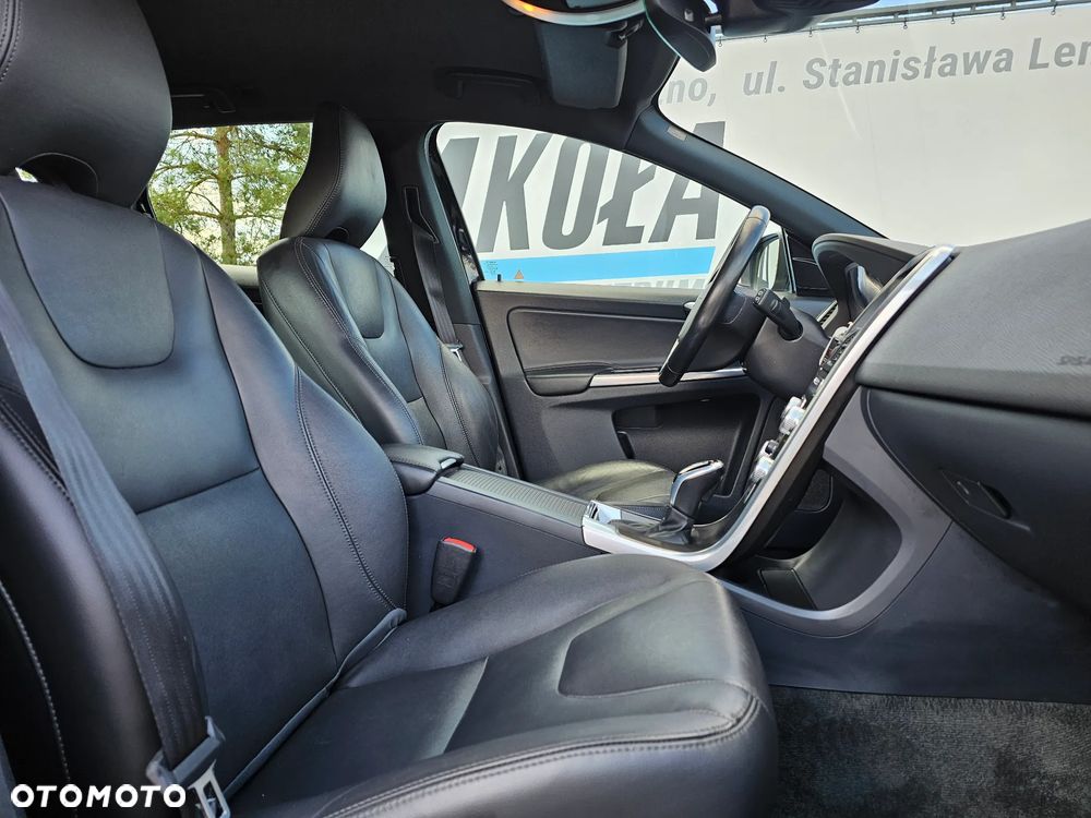 Volvo XC 60 D3 Geartronic Summum - 13