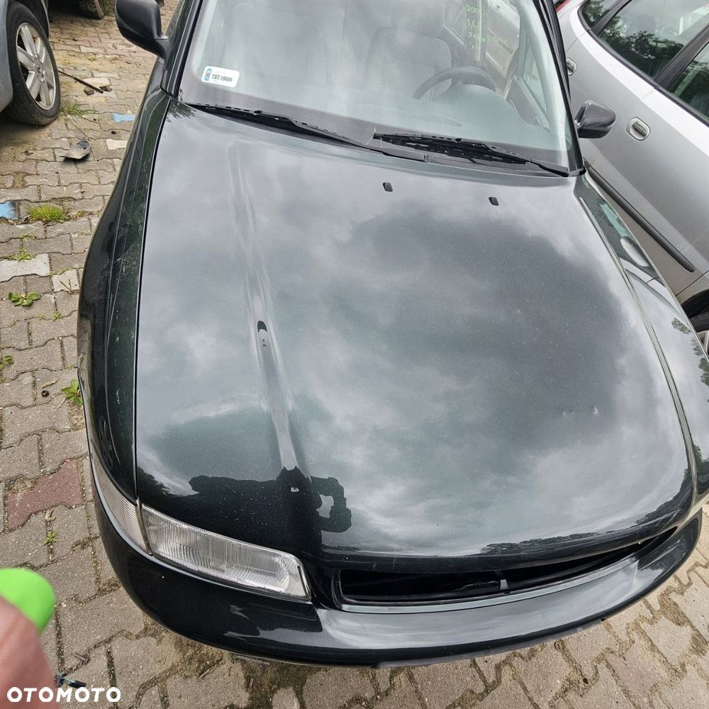 Maska / klapa silnika / Audi A4B5 (1995) kod lak: LY6P - 1