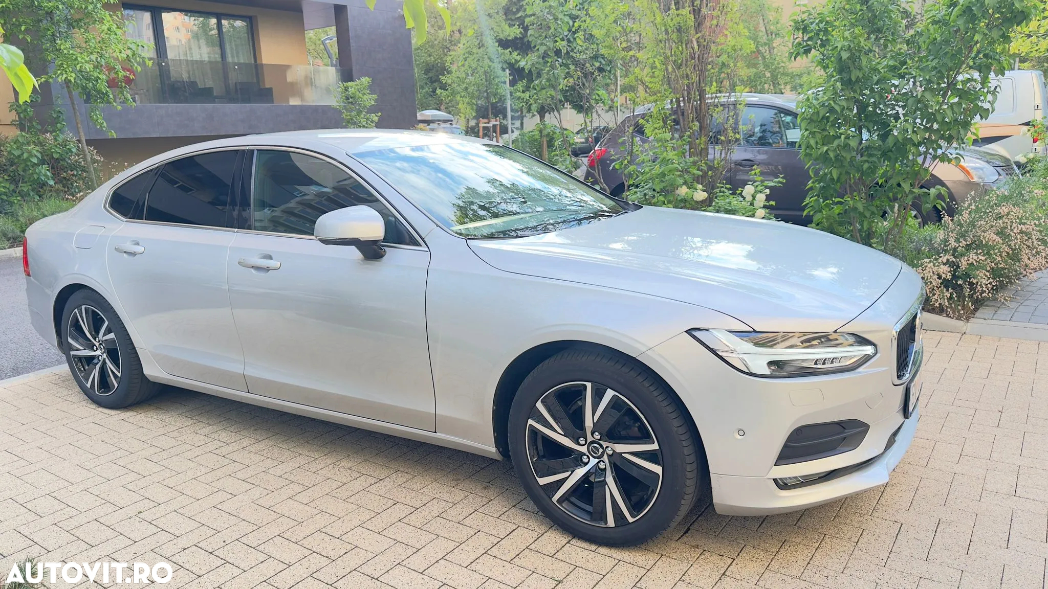Volvo S90 D4 Momentum - 9