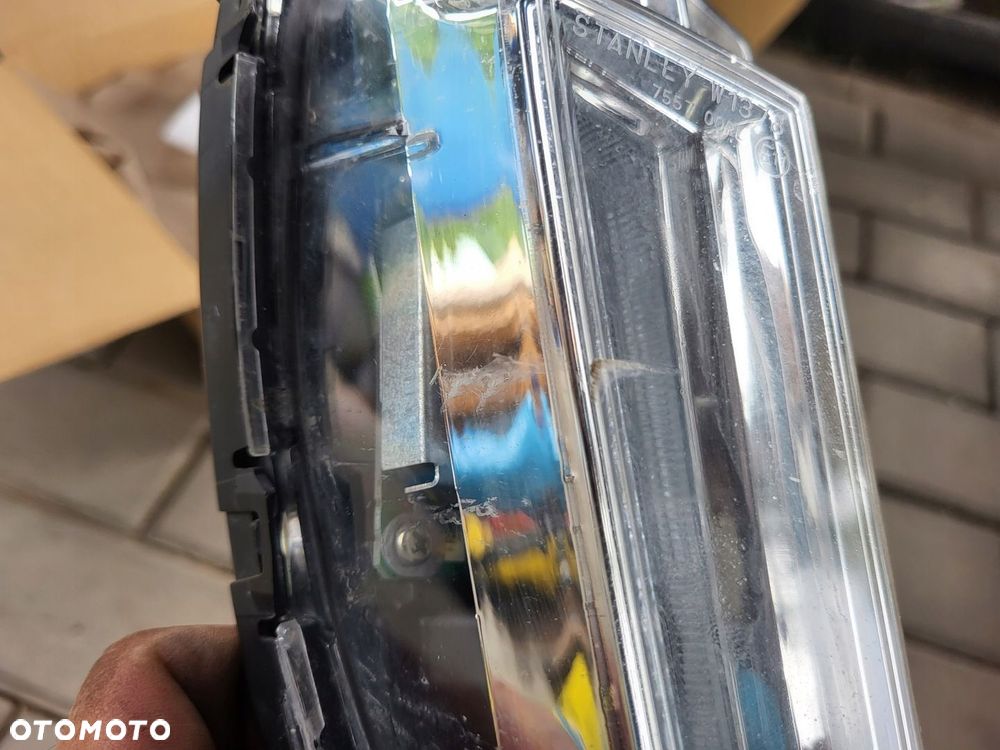 HALOGEN LED DRL PRAWY PRZÓD SUZUKI VITARA III - 3