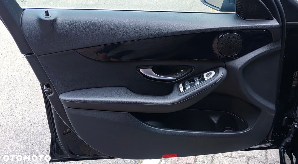 Mercedes-Benz Klasa C 220 CDI BlueEff Avantgarde - 15