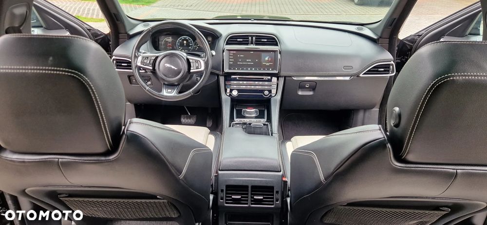 Jaguar F-Pace 20d AWD R-Sport Ingenium Edition - 25