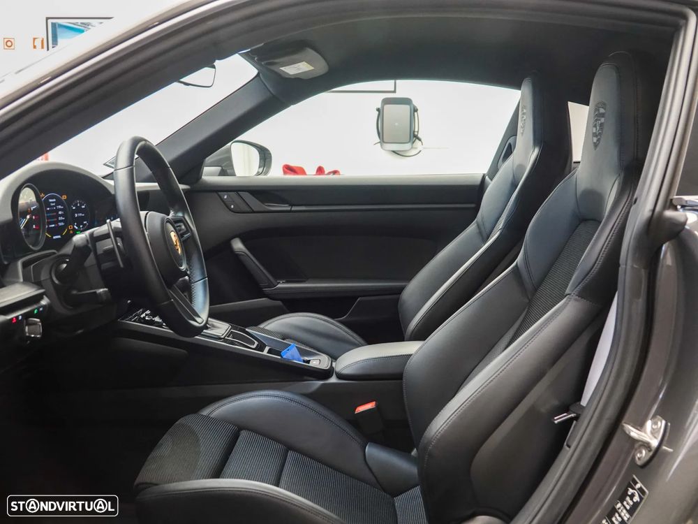 Porsche 911 (992) GT3 Touring Package PDK - 17