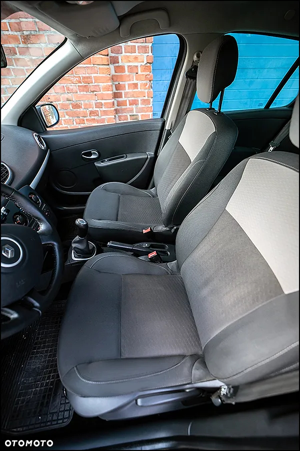 Renault Clio - 27