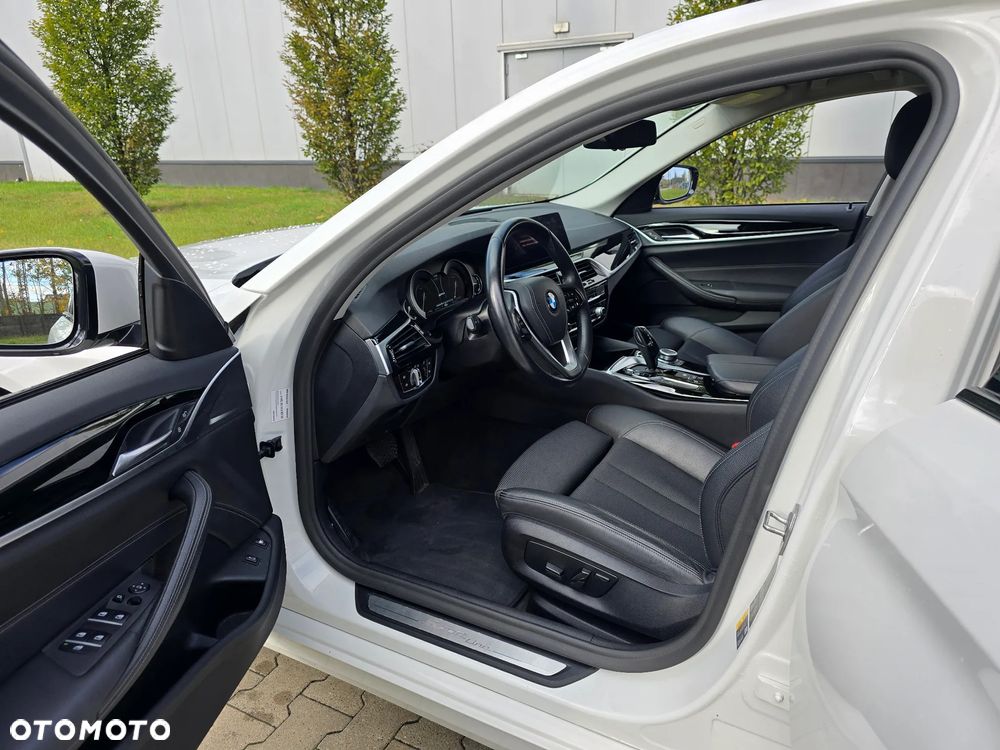 BMW Seria 5 ver-530e-iperformance-luxury-line-sport - 10