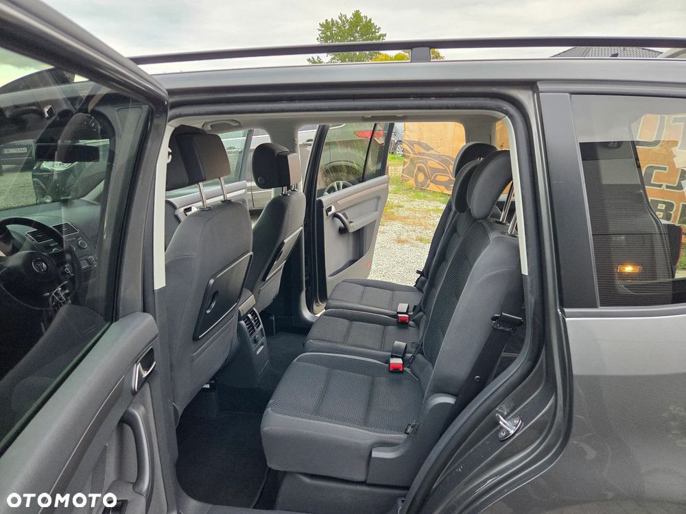 Volkswagen Touran 2.0 TDI DPF BlueMotion Technology Comfortline - 15
