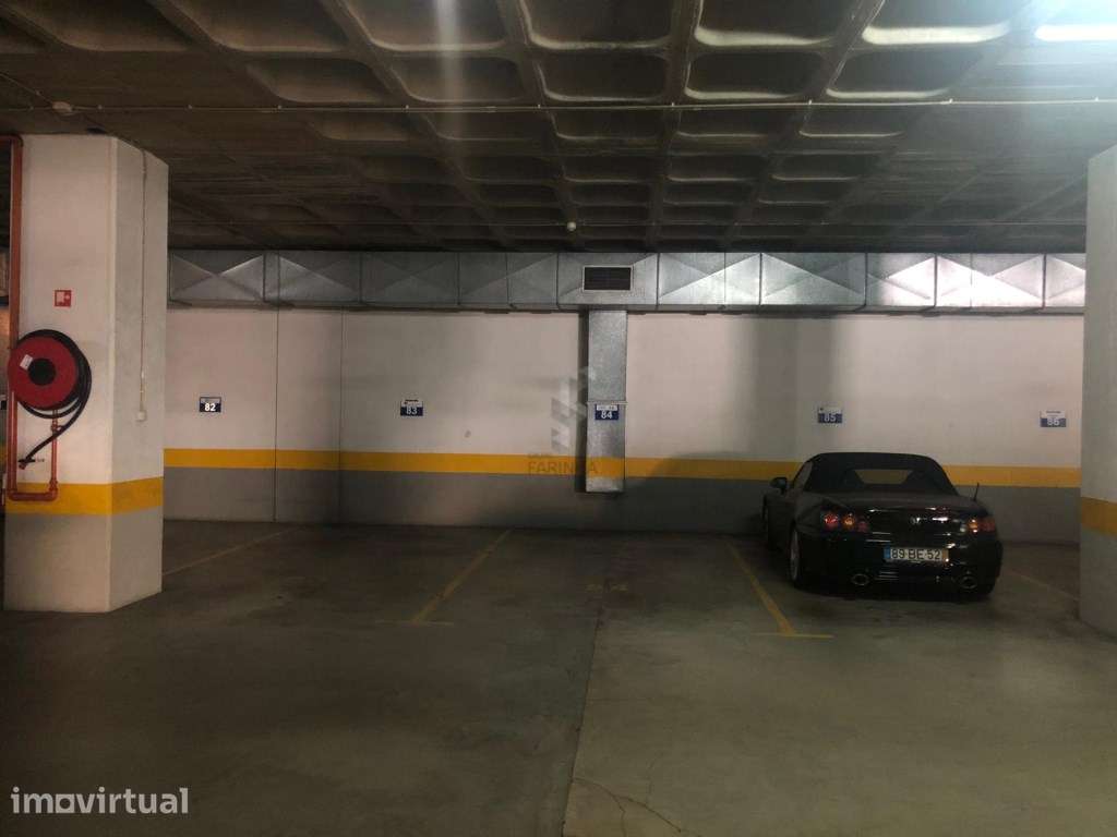 Lugar de Estacionamento em Edifício Empresarial - Grande imagem: 3/10
