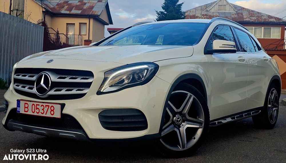 Mercedes-Benz GLA 180 7G-DCT AMG Line - 23