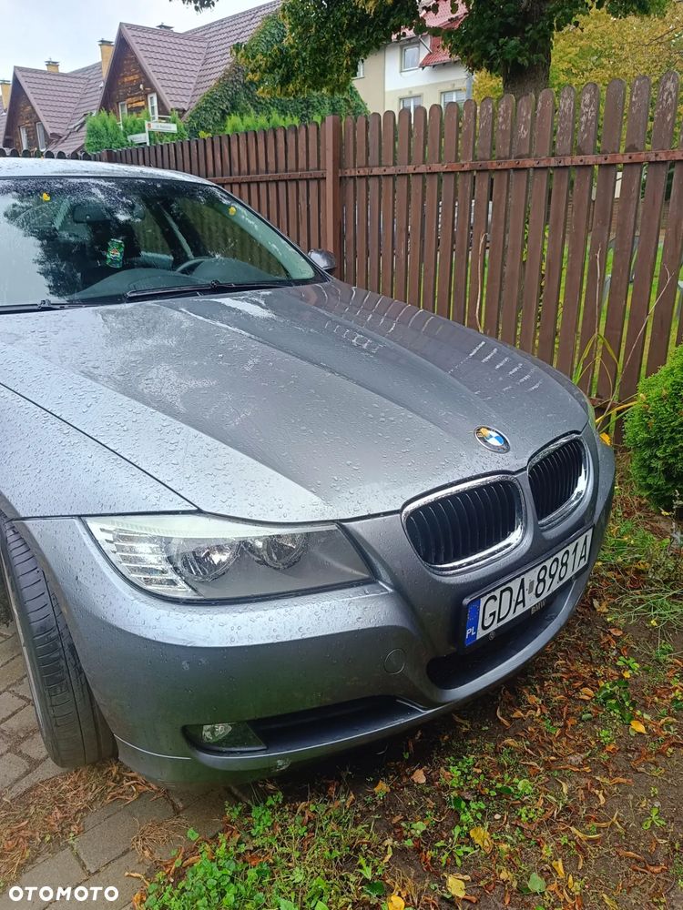 BMW Seria 3 320i - 1