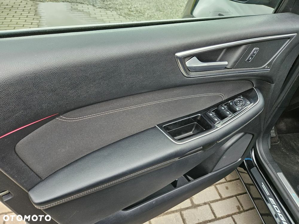 Ford Edge 2.0 TDCi Bi-Turbo 4x4 Titanium - 25
