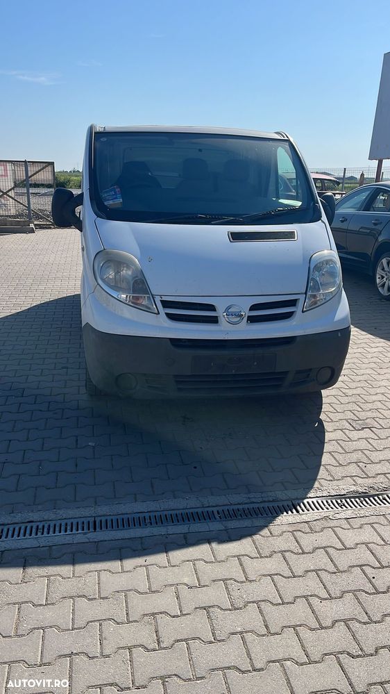 Dezmembram Renault Trafic 2.0 diesel din 2009 - 1