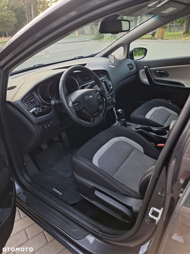 Kia Ceed 1.6 GDI ISG Platinum Edition - 12