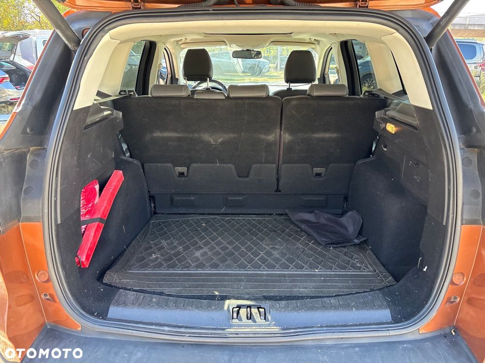 Ford Kuga - 40
