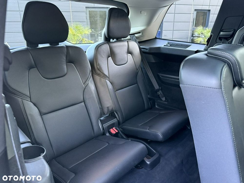 Volvo XC 90 - 21