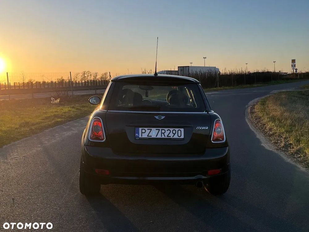 MINI Cooper Standard - 4