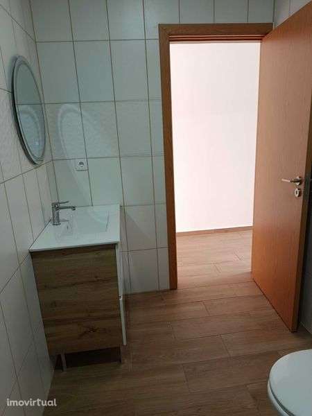 Moradia T4 ou T2+T2 - Grande imagem: 4/12