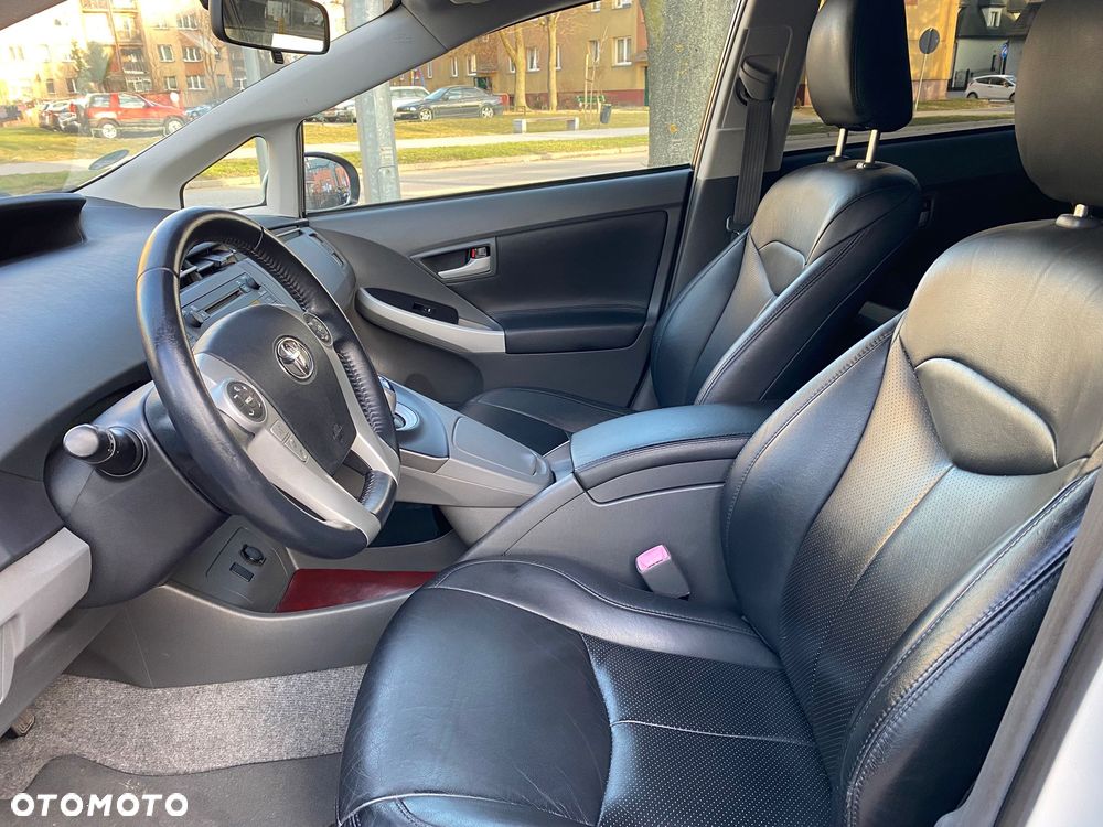 Toyota Prius (Hybrid) Comfort - 9