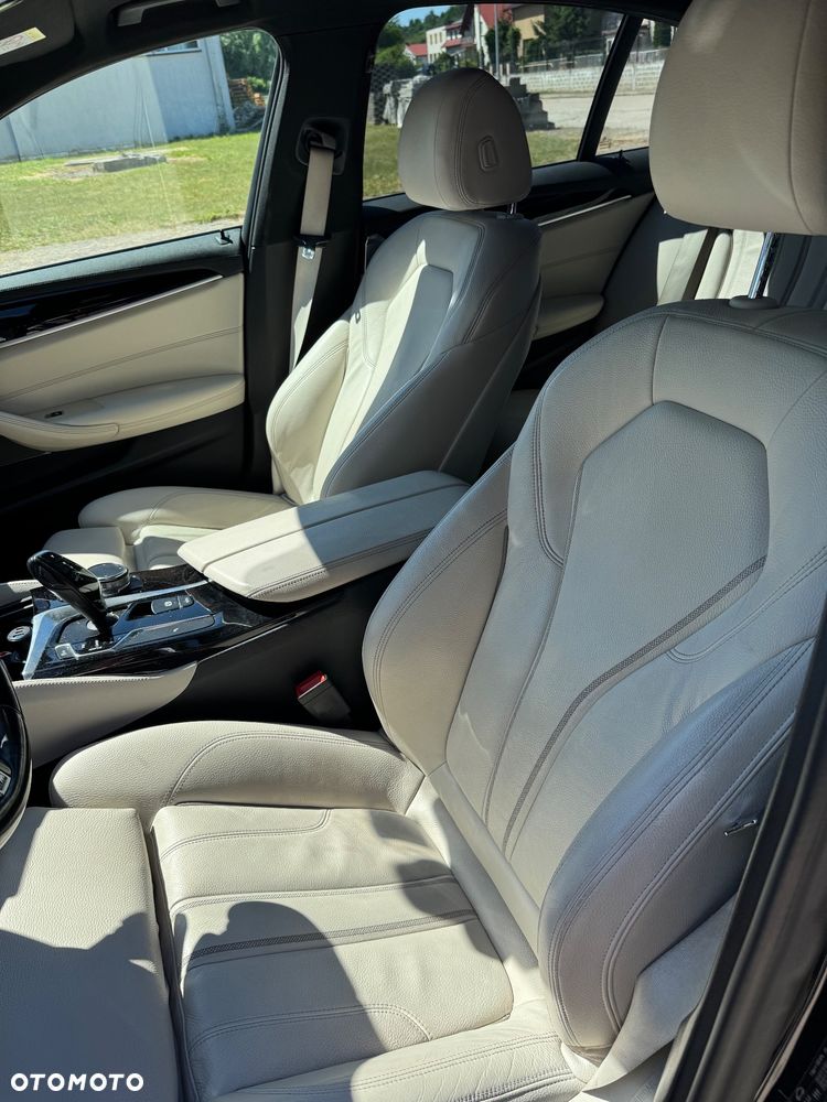 BMW Seria 5 525d - 9