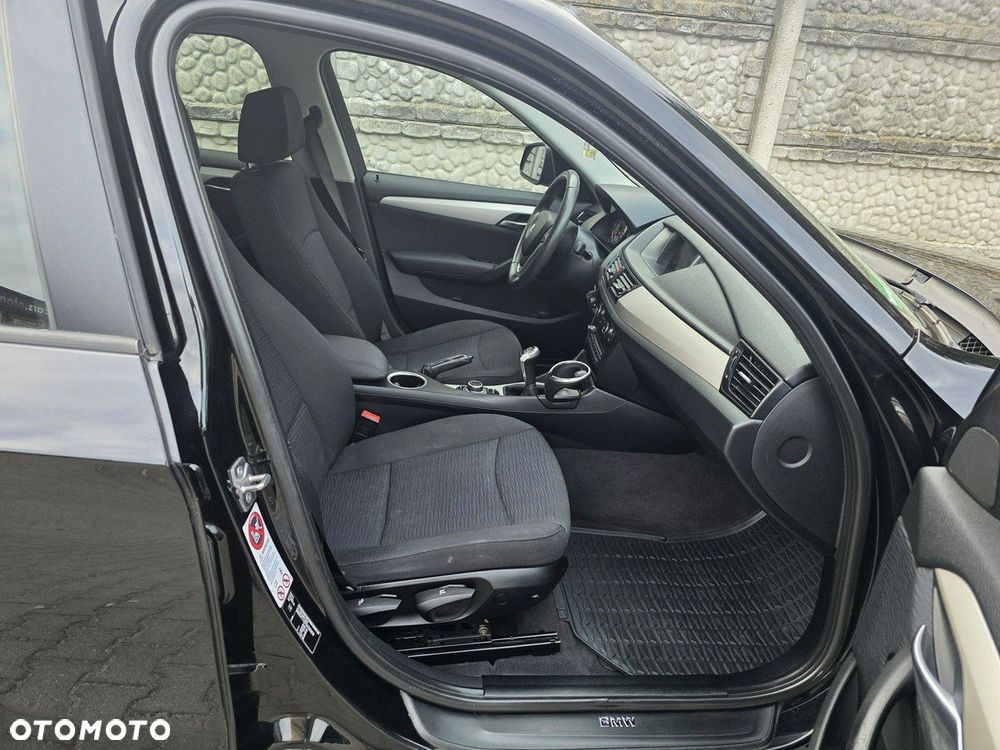 BMW X1 sDrive16d xLine - 24