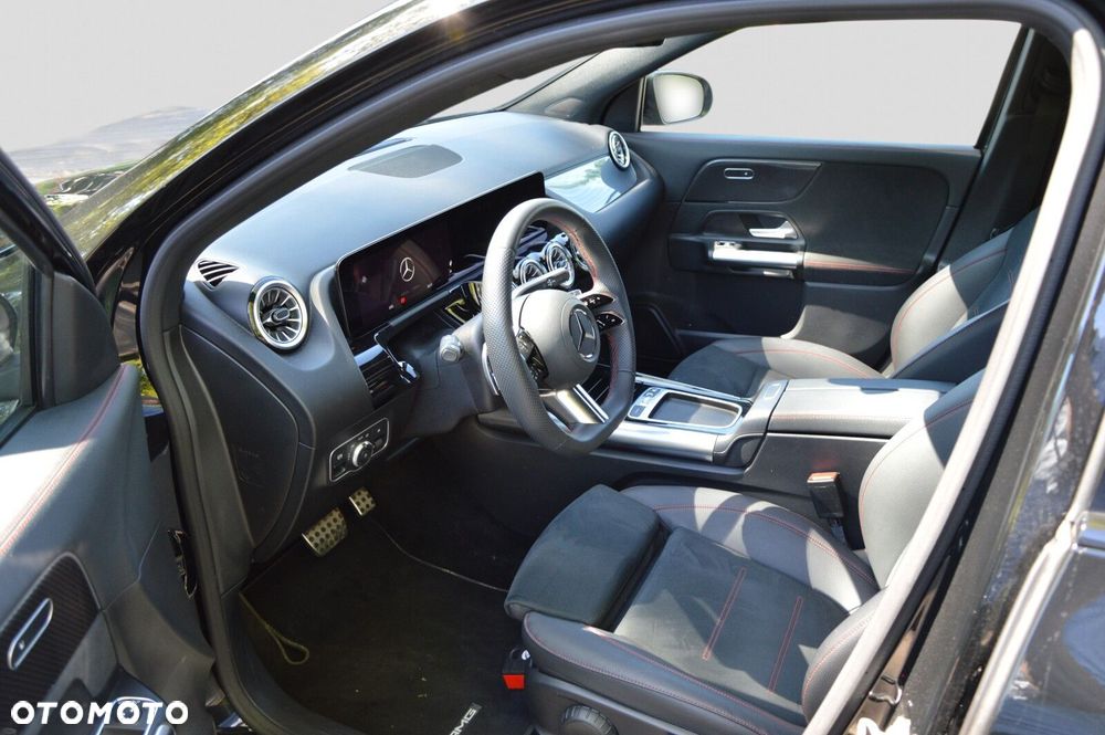 Mercedes-Benz GLA - 10