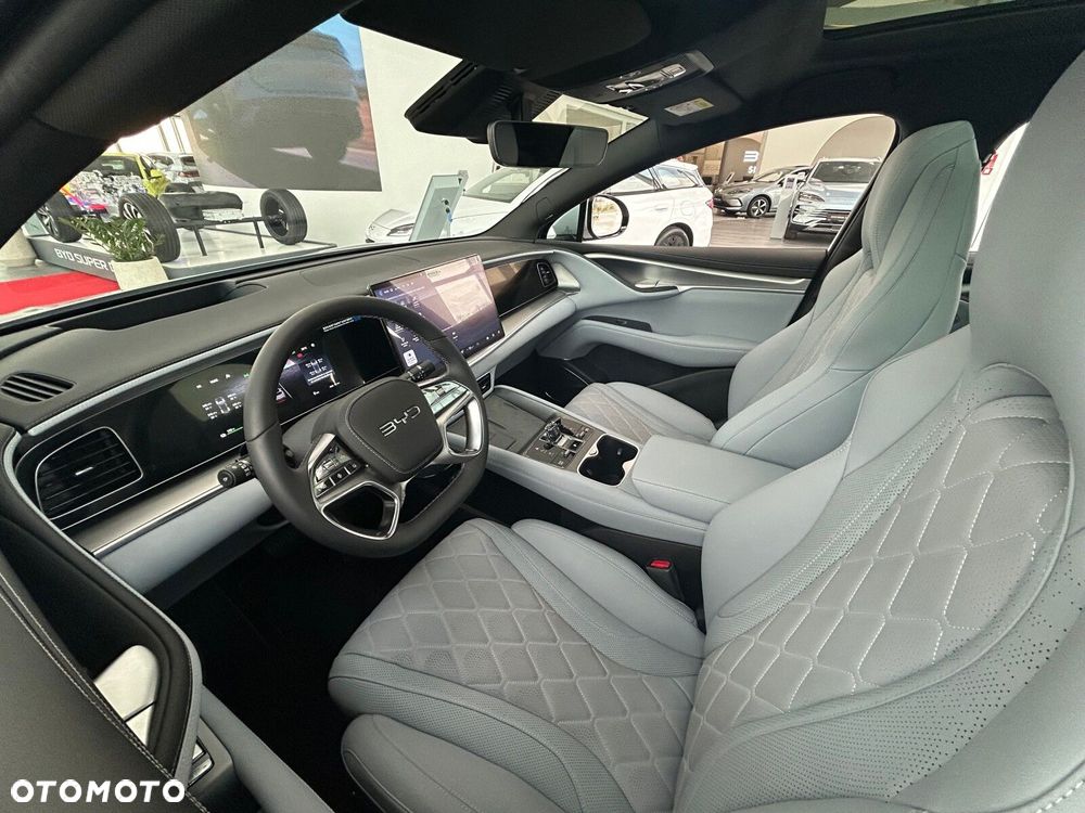 BYD Sealion 7 - 8